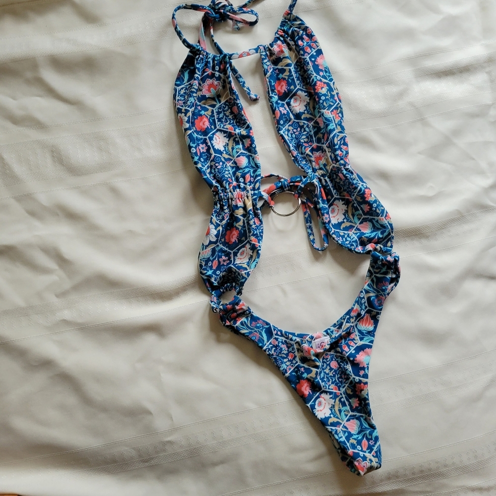 New CoralX Women's Floral One Piece Swimsuit Size XS